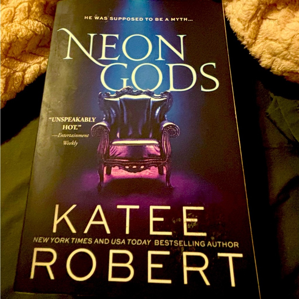 Novel Neon Gods (Dark Olympus #1) by Katee Robert